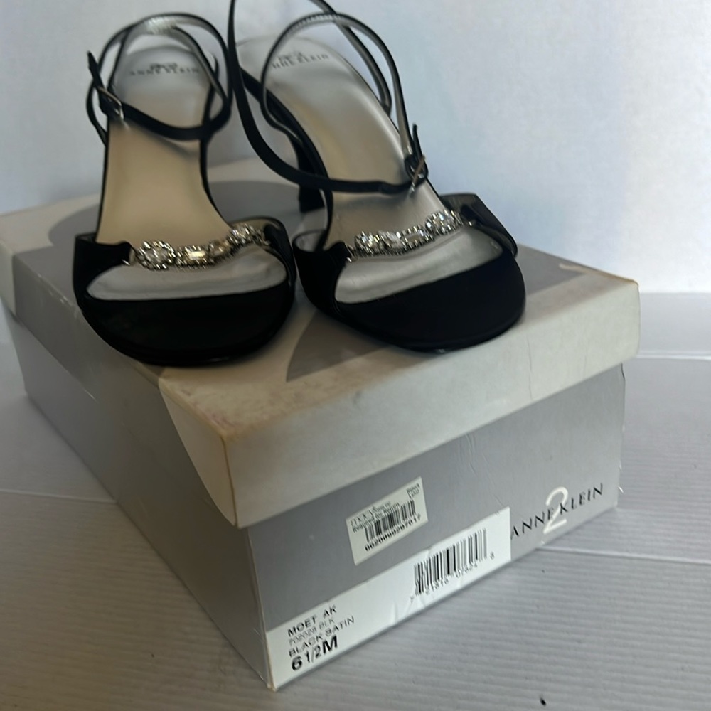 Anne Klein jeweled dress shoes